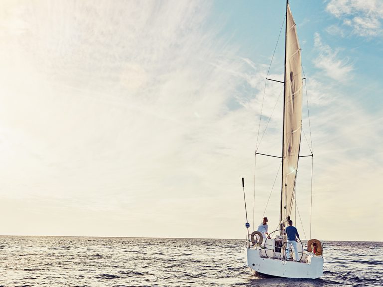 amerant investments let a successful family ride a sailboat on the ocean