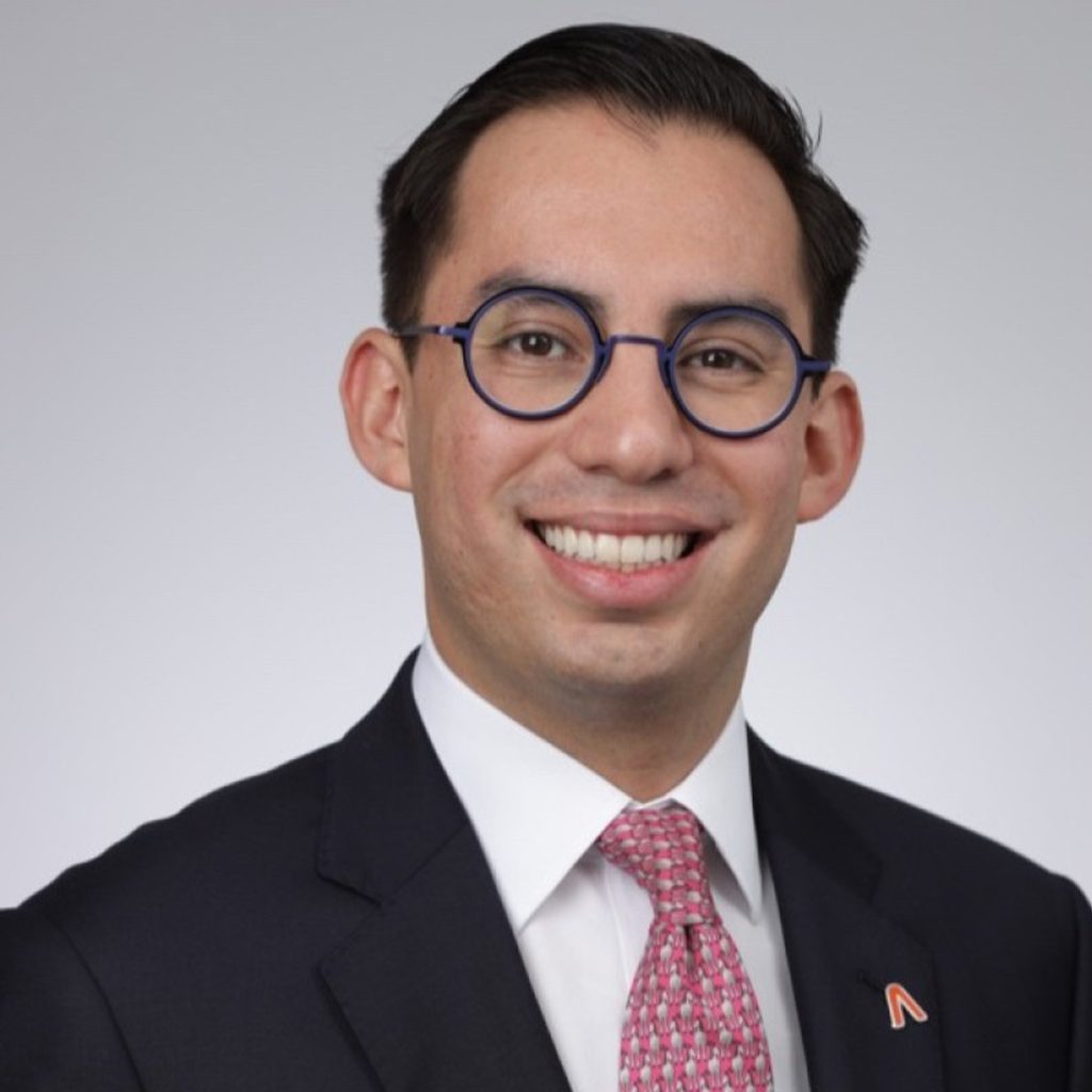 Juan Camilo Hernandez, Vice President, Wealth Management Advisor II